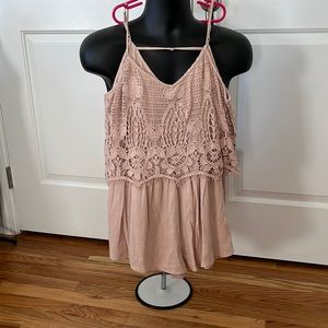 Front/back detail fully lined elastic waist romper great fit muted pink/peach